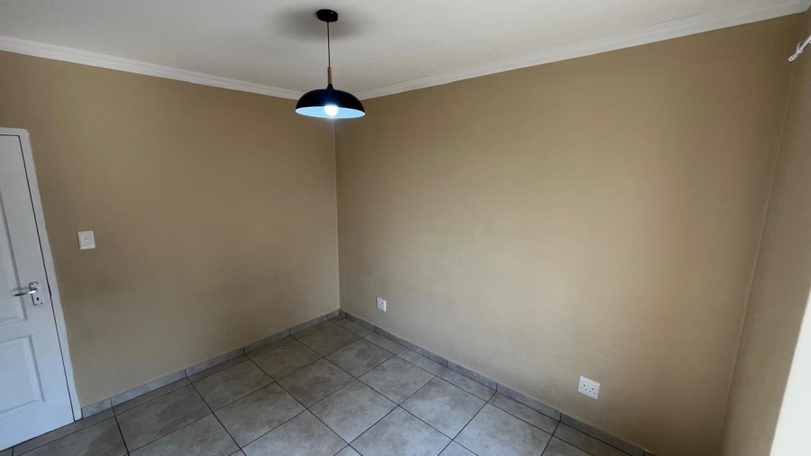 To Let 4 Bedroom Property for Rent in Fountains Estate Eastern Cape